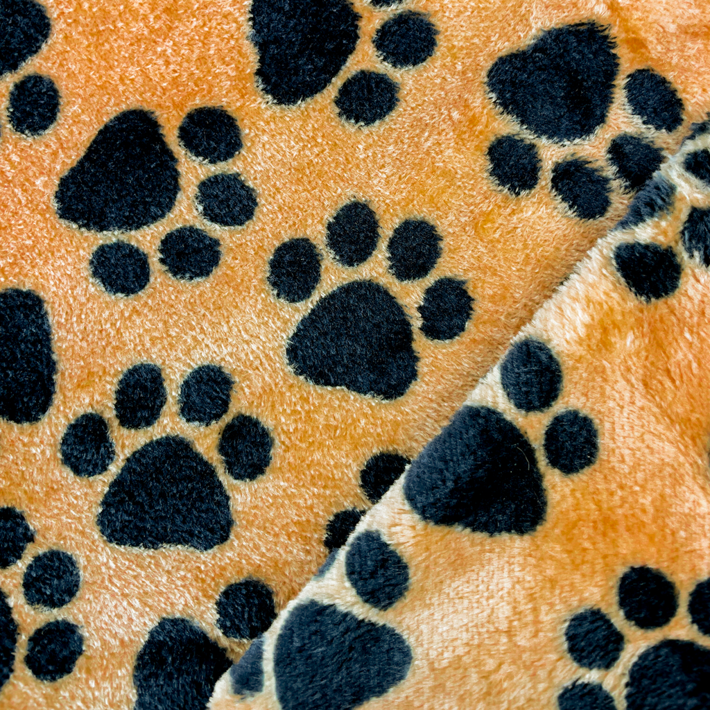 [S2462R] Wellness Fleece Printed Dog Paws