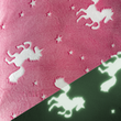 [S2070R-3683] [S2070R] Wellness-Fleece Glow In The Dark Eenhoorns (Design C)