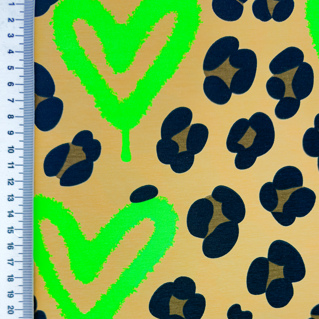 [S2477L] Jersey Printed Leopard With Neon Hearts