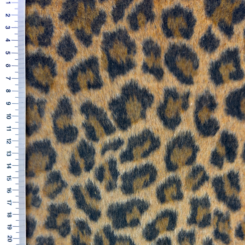 [S2453R] Mantel Panther