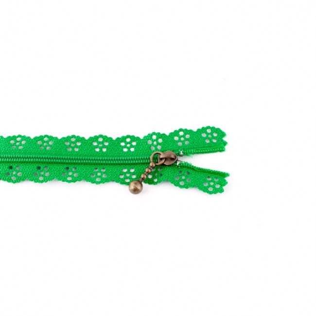 [231R] Zipper Flower Punched