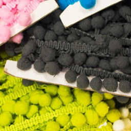 [001R] Pom Pom Stuha Malá