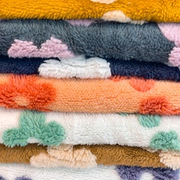 [S2627R] Teddy With Flower Power