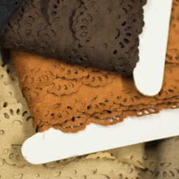 [189R] Suédine Fleur Perforé