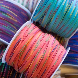 [369R] Mockaband med broderi