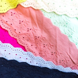 [393R] Broderie Spitze Doppelte Blume