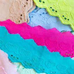 [394R] Dentelle Broderie Petit Coeurs