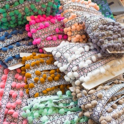[414R] Ruban Galon Pompons Jacquard