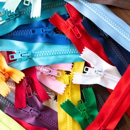 [558R] Plastic Moulded Zippers 17 cm