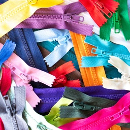 [559R] Plastic Moulded Zippers 20 cm